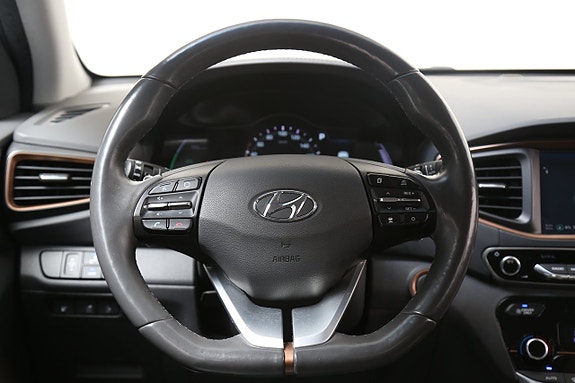 Hyundai IONIQ 18 of 28