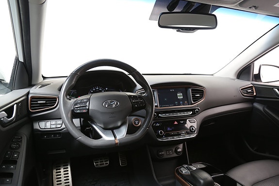 Hyundai IONIQ 16 of 28