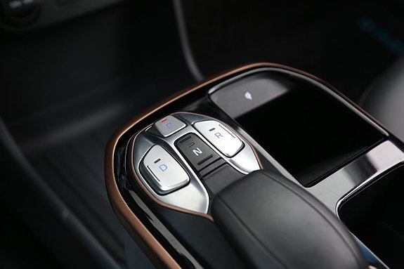 Hyundai IONIQ 24 of 28