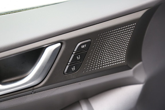 Hyundai IONIQ 13 of 28