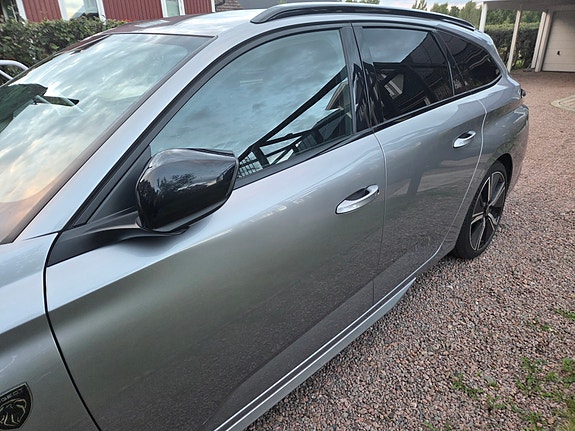 Peugeot 308 SW 4 of 7