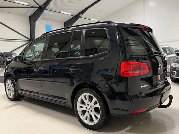 Volkswagen Touran 10 of 17