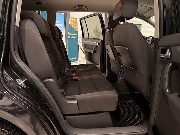 Volkswagen Touran 12 of 17