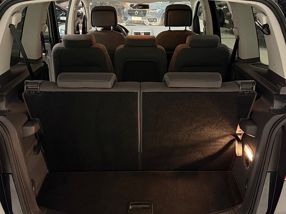 Volkswagen Touran 15 of 17