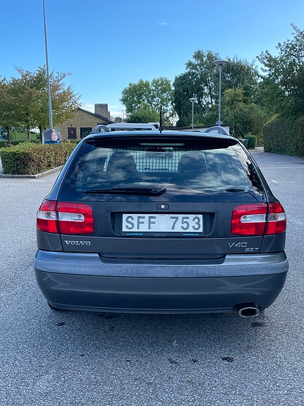 Volvo V40 3 of 5