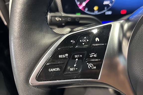 Mercedes-Benz V300 18 of 19