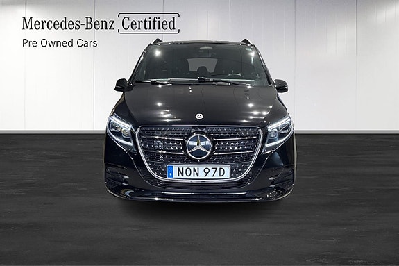 Mercedes-Benz V300 14 of 19