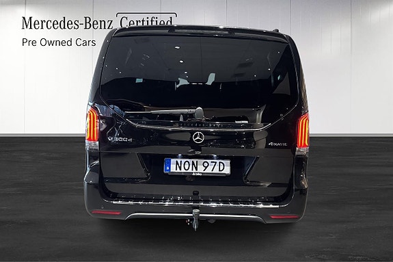Mercedes-Benz V300 15 of 19