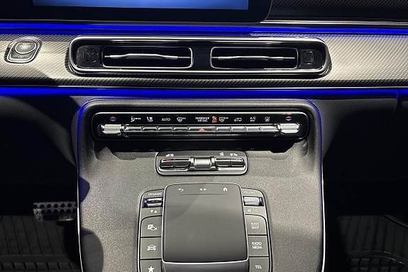 Mercedes-Benz V300 12 of 19
