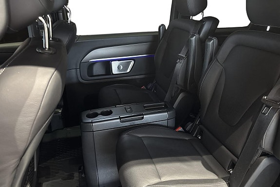 Mercedes-Benz V300 9 of 19