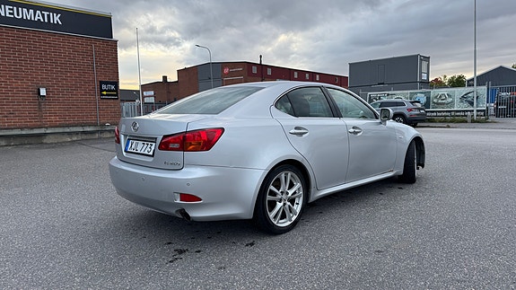 Lexus IS250 5 of 30