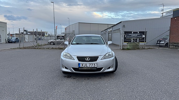 Lexus IS250 2 of 30