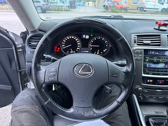 Lexus IS250 25 of 30
