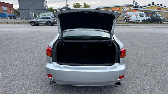 Lexus IS250 14 of 30
