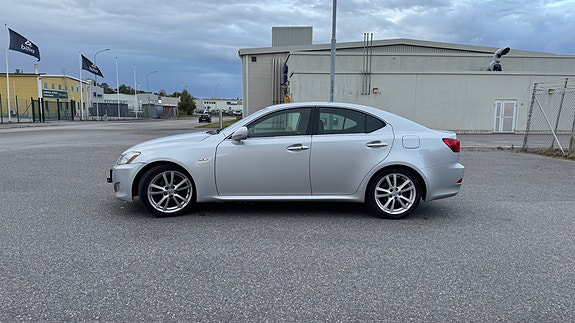 Lexus IS250 4 of 30