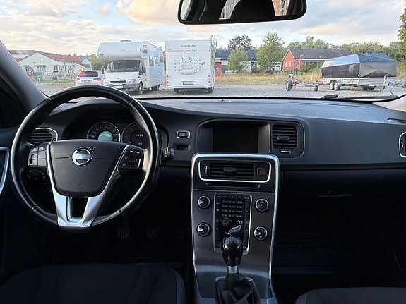 Volvo V60 3 of 5
