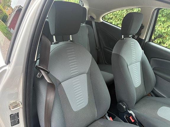 Ford Ka 6 of 8