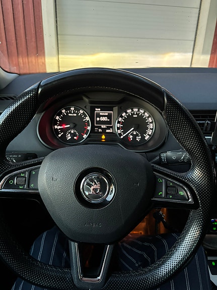 Skoda Octavia 3 of 7