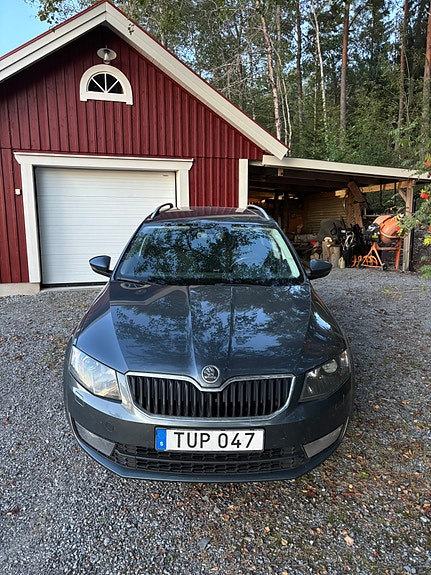 Skoda Octavia 2 of 7