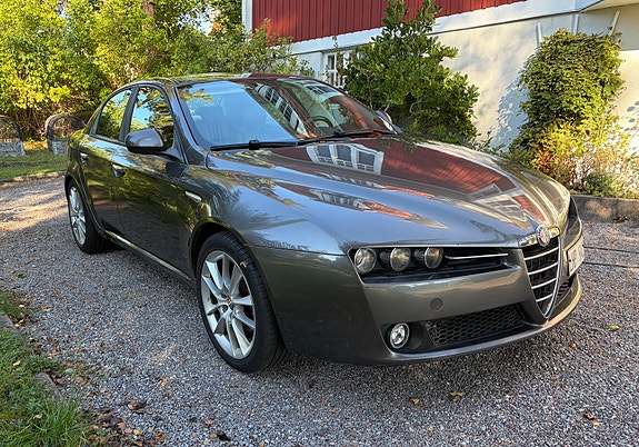 Alfa Romeo 159 3 of 17