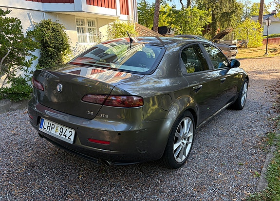Alfa Romeo 159 4 of 17