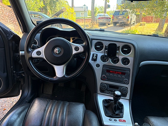 Alfa Romeo 159 8 of 17
