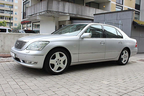 Lexus LS430 16 of 30