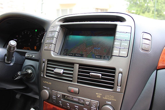 Lexus LS430 30 of 30