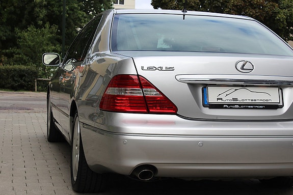 Lexus LS430 18 of 30