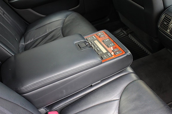 Lexus LS430 22 of 30