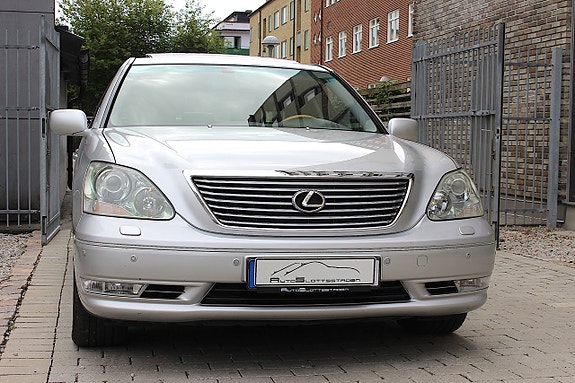 Lexus LS430 12 of 30