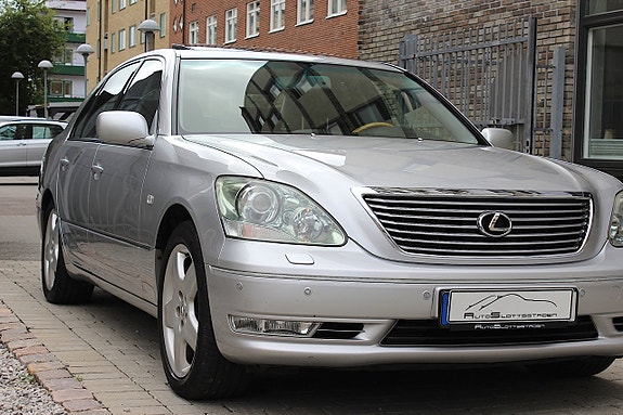 Lexus LS430 11 of 30