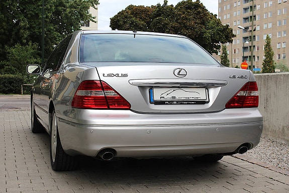 Lexus LS430 19 of 30