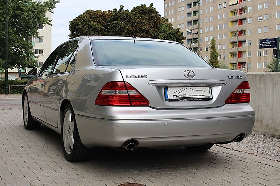 Lexus LS430 2 of 30