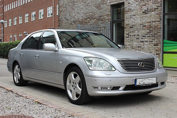 Lexus LS430 10 of 30