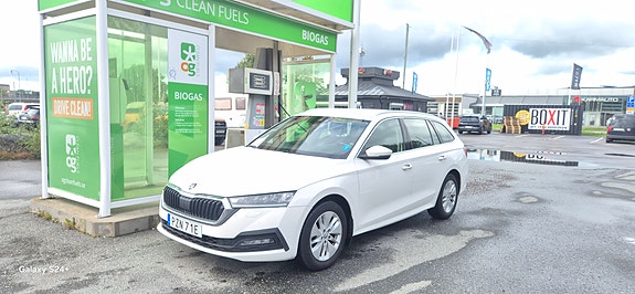 Skoda Octavia 2 of 3