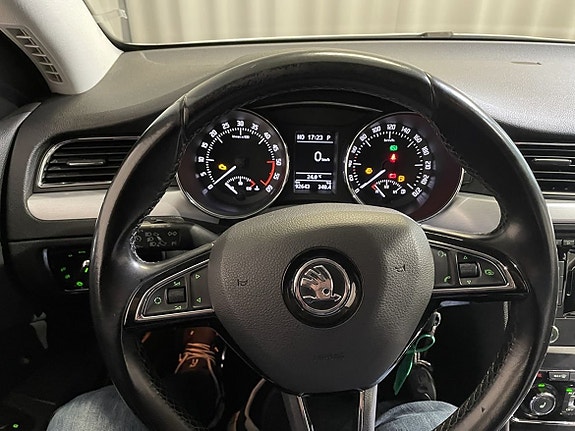 Skoda Superb 16 of 19
