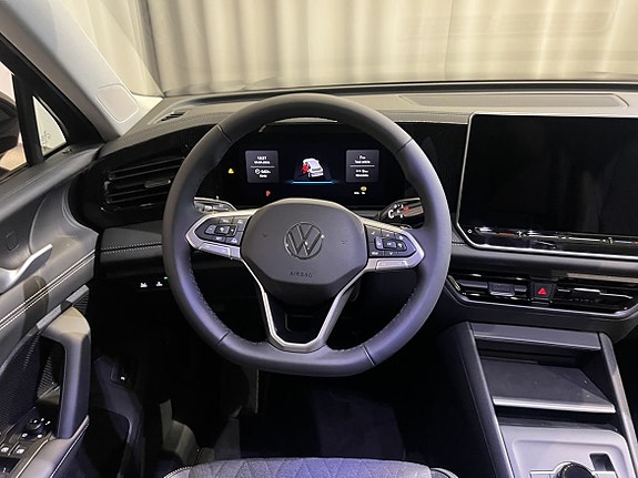 Volkswagen Tiguan 13 of 16