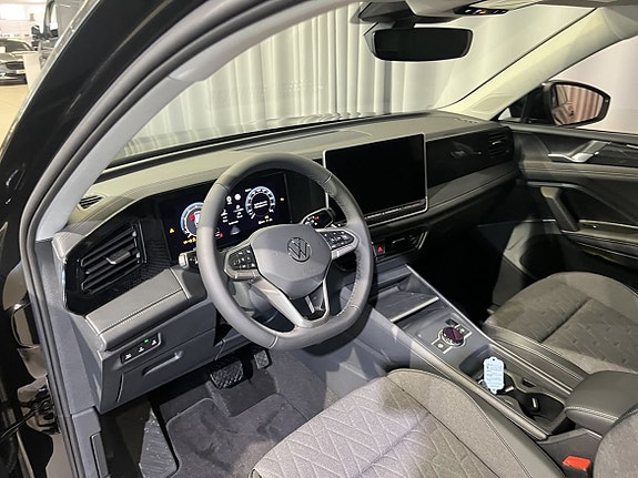 Volkswagen Tiguan 11 of 16