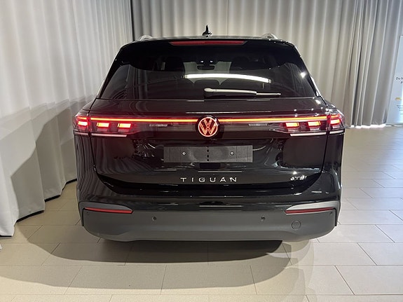 Volkswagen Tiguan 7 of 16
