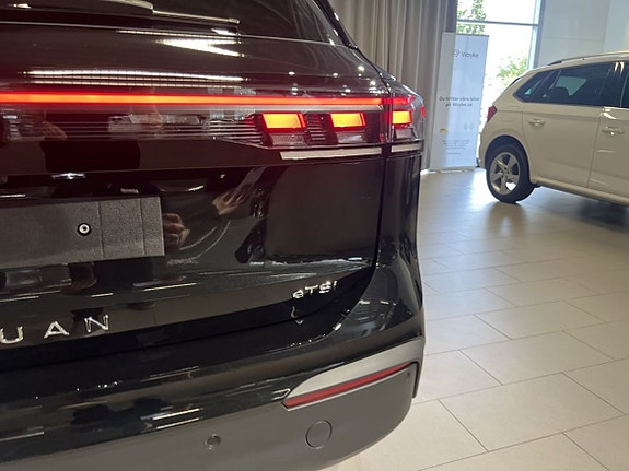Volkswagen Tiguan 8 of 16