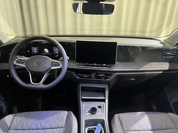 Volkswagen Tiguan 12 of 16