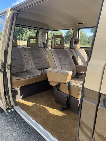 Volkswagen Caravelle 15 of 16