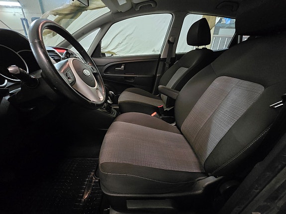 Kia Venga 7 of 11