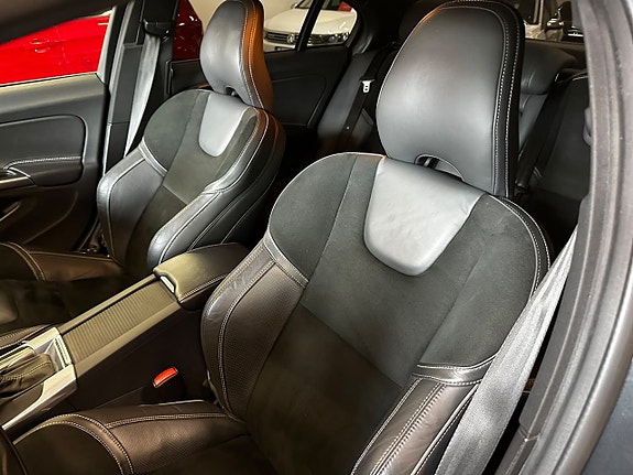 Volvo S60 7 of 8
