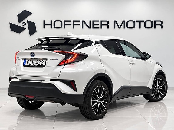Toyota C-HR 4 of 19