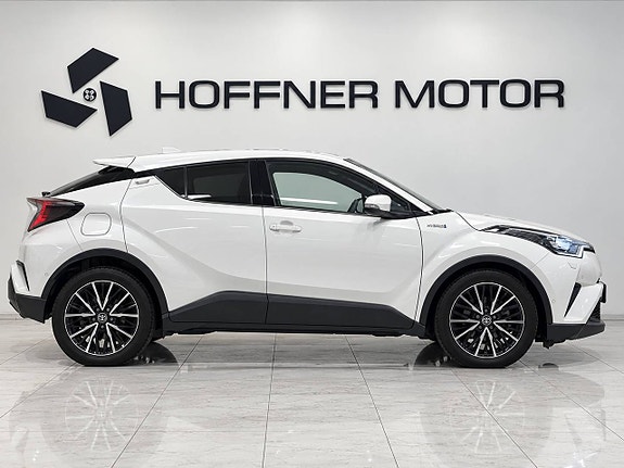 Toyota C-HR 7 of 19