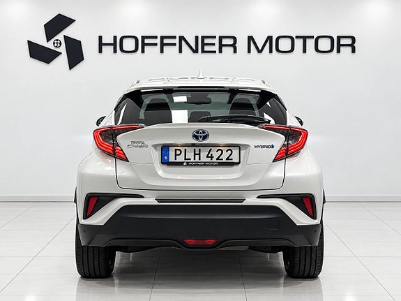 Toyota C-HR 5 of 19