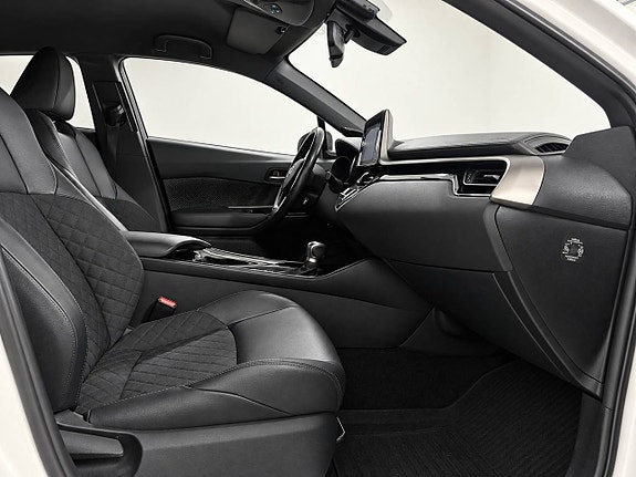Toyota C-HR 14 of 19