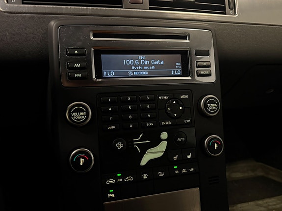 Volvo V70 16 of 18